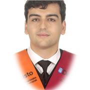 Graduado en Derecho y Relaciones Internacionales y estudiante de máster en Derecho Constitucional, preparado para dar clase a personas que estén cursando el grado en derecho